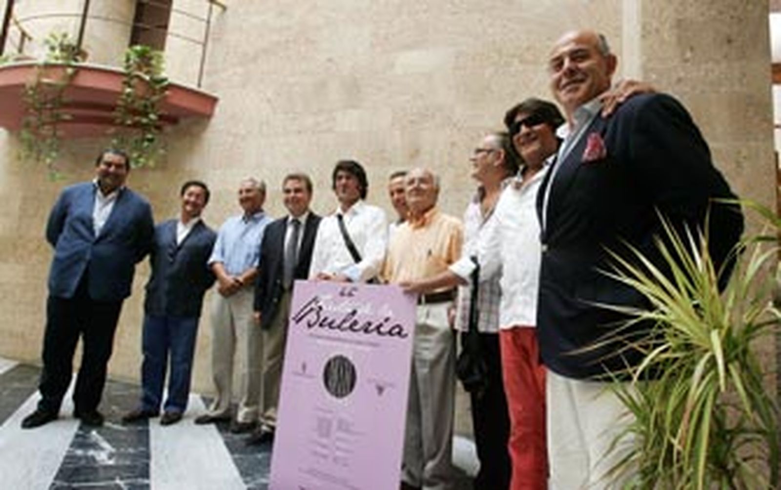 "Por amor a Moraíto", Un cartel con artistas de lujo por debajo de su caché