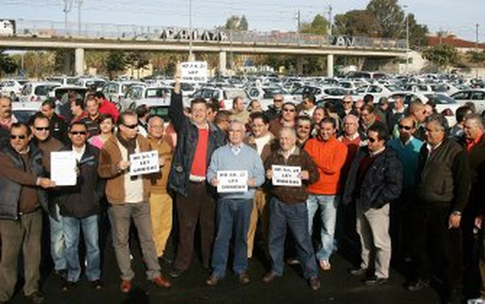 Taxistas piden medidas que eviten agresiones en Sevilla