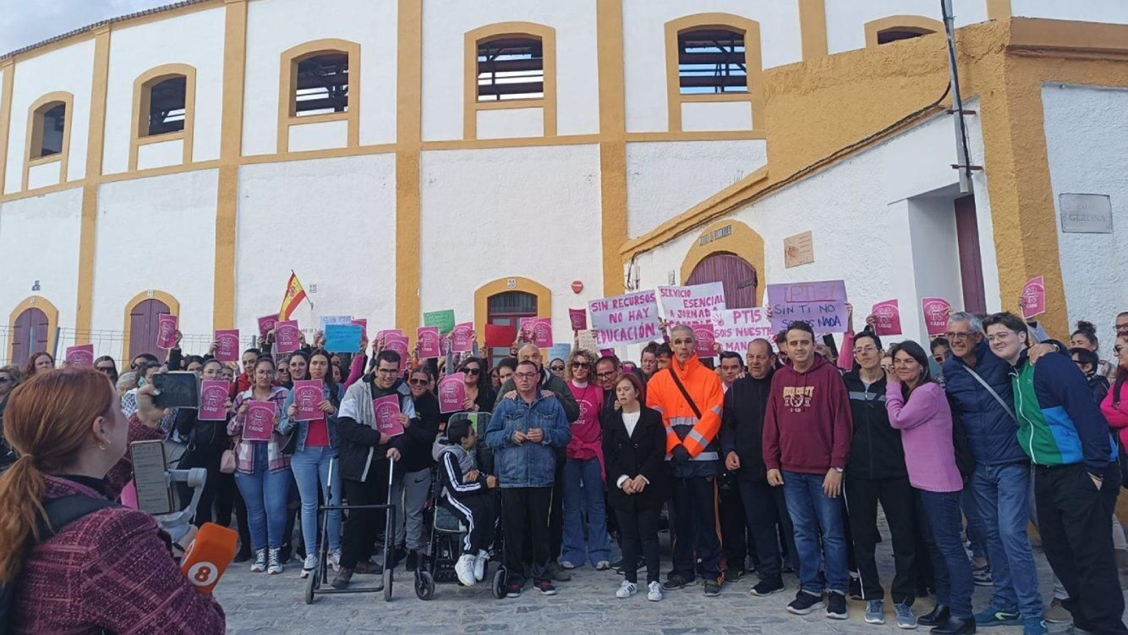 La concentración, en los aledaños de la plaza de toros de La Línea.