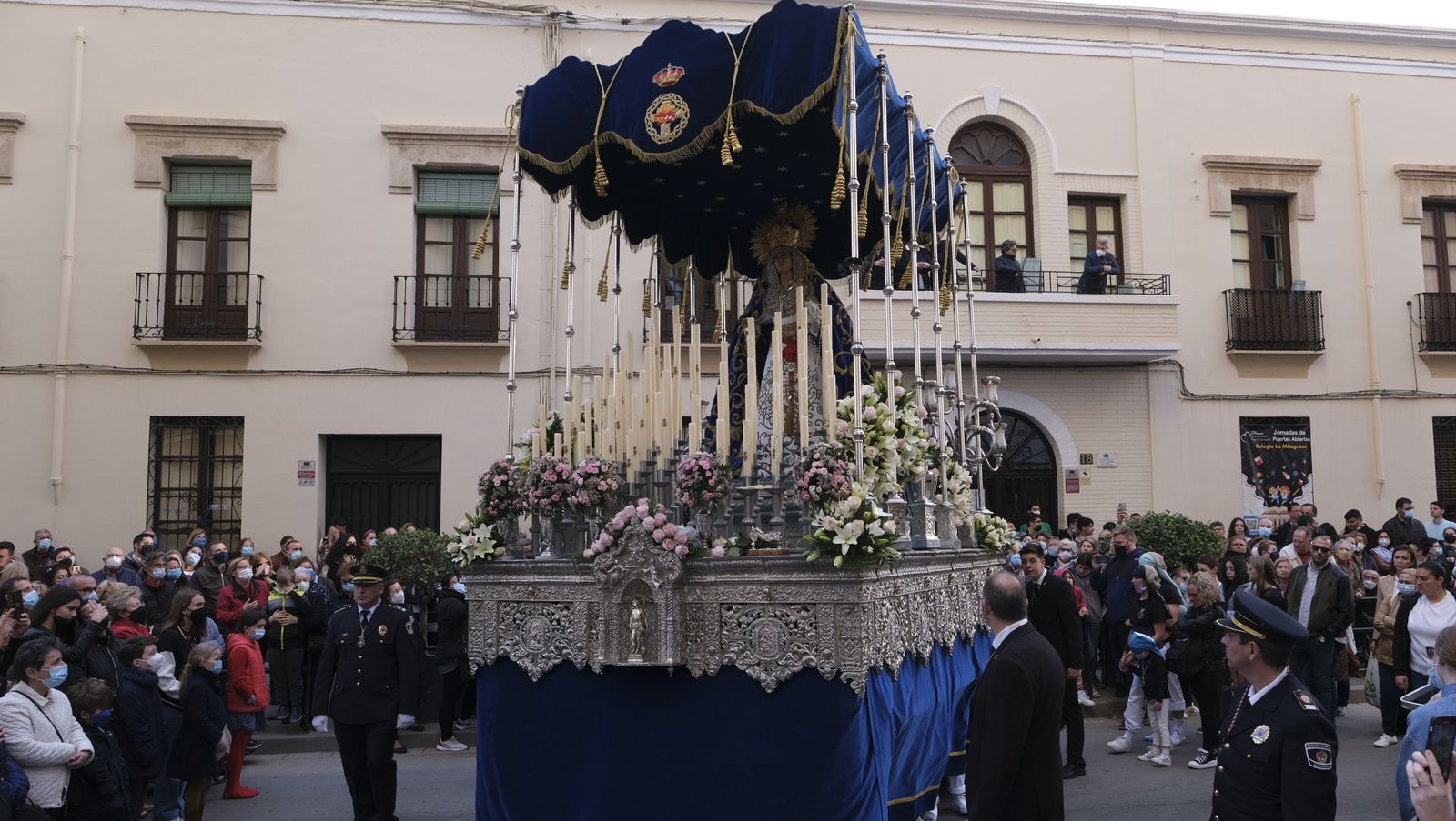 Procesión del Cristo del Amor en Almería, en imágenes