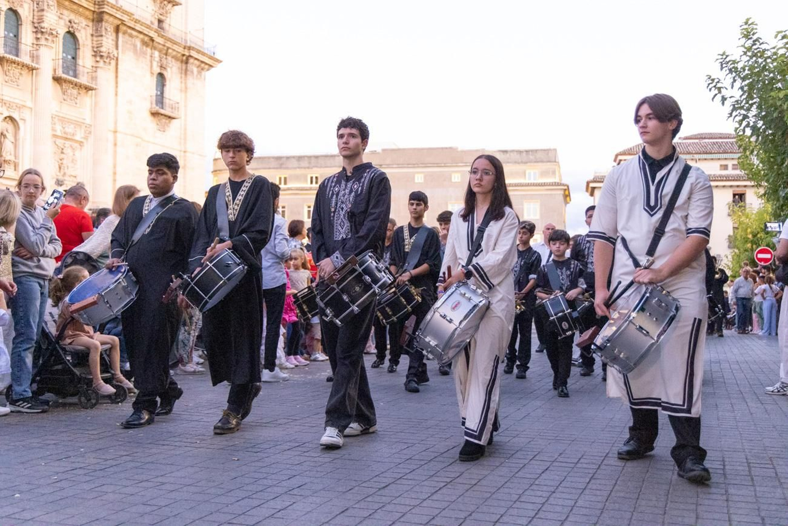 Pregón de David Uclés y cabalgata por la Feria de San Lucas