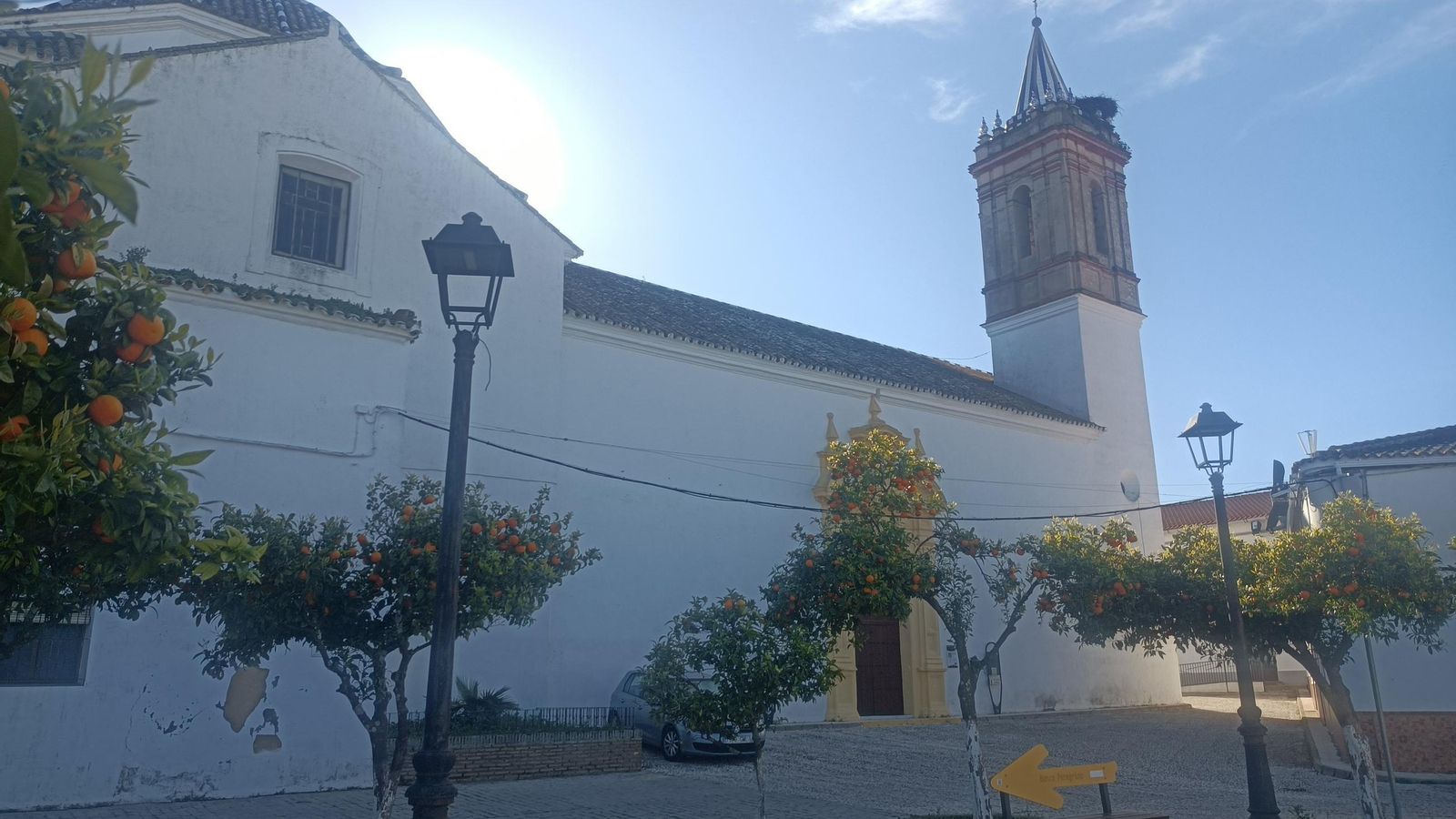 Iglesia de San Miguel Arcángel, en la Plaza de la Constitución de Campofrío.