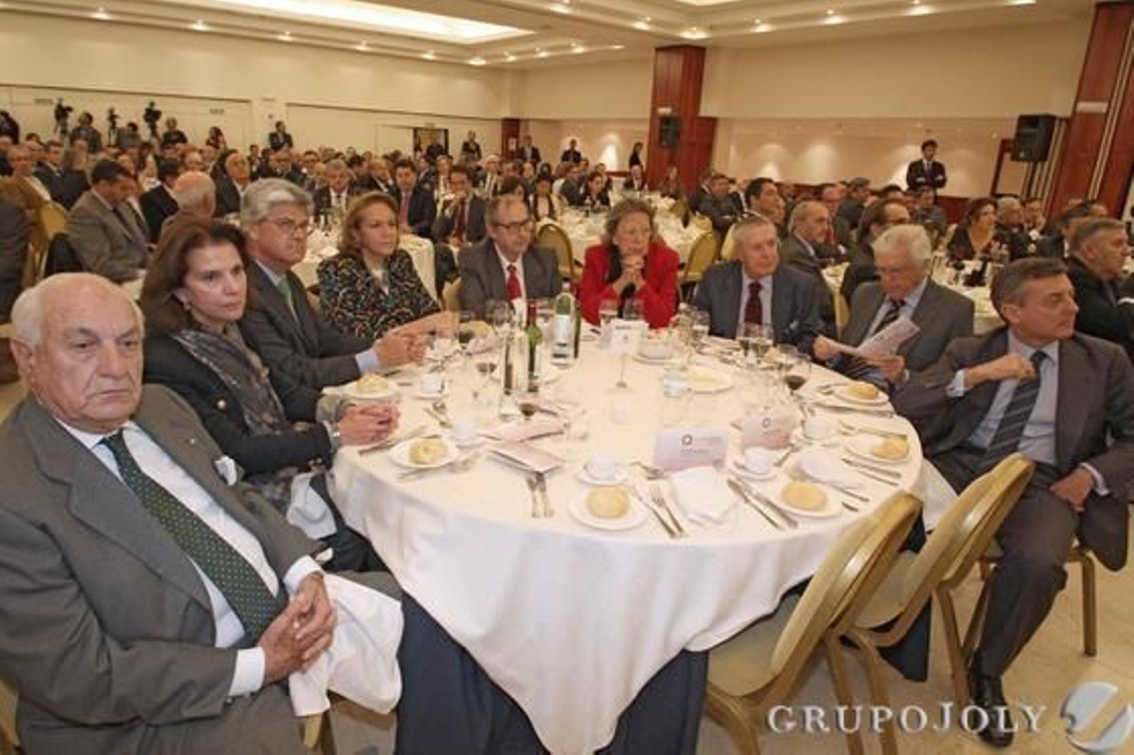 Juan Ramón Guillén, Isabel León, Javier Landa, Concha Yoldi, Guillermo Jiménez, Enriqueta Vila, José Ramón del Río, Juan Pemán y Álvaro Silva.

Foto: Juan Carlos Vázquez / Belén Vargas/ Manuel Gómez