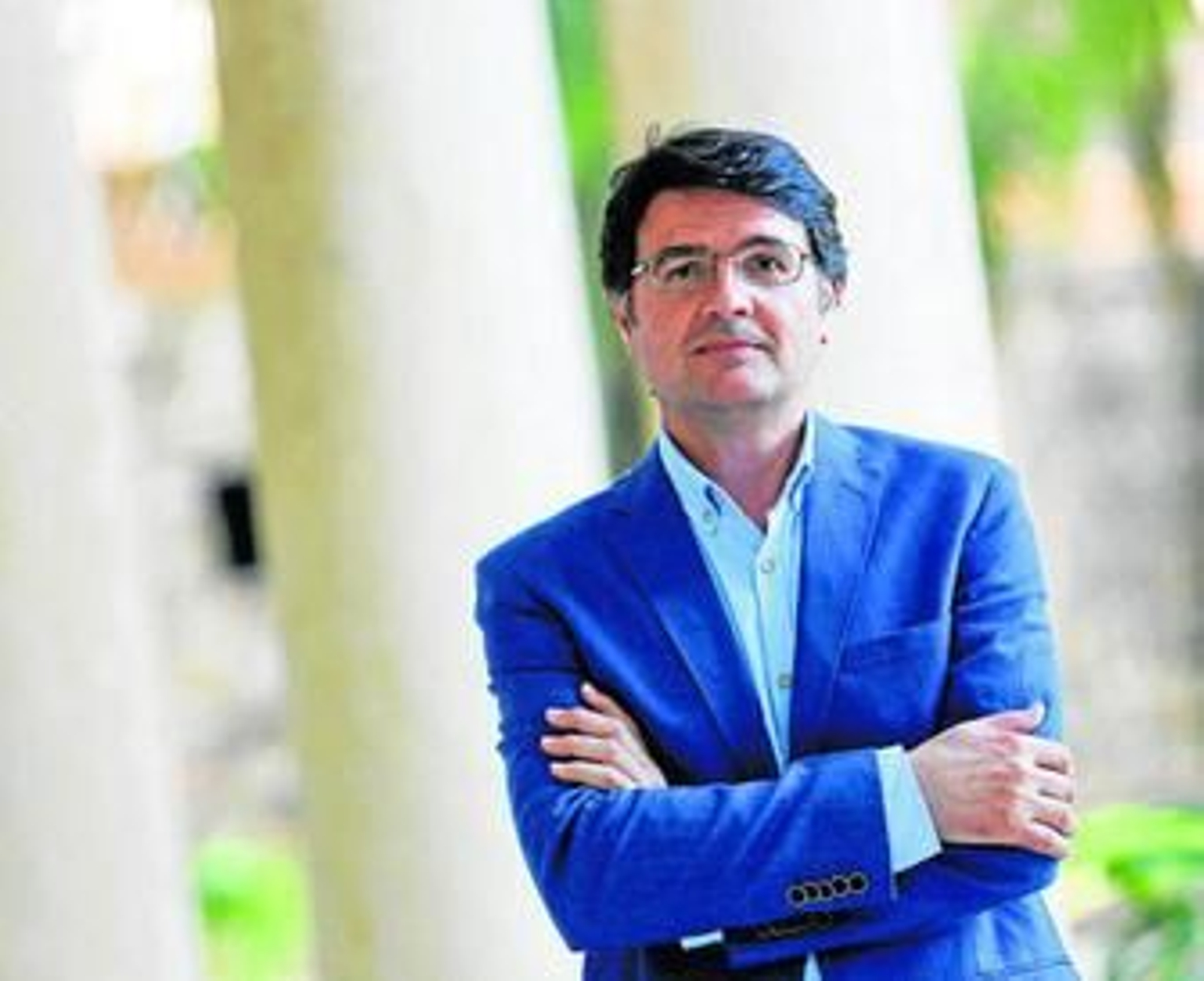 Francisco Sarabia posa tras su elección como decano.