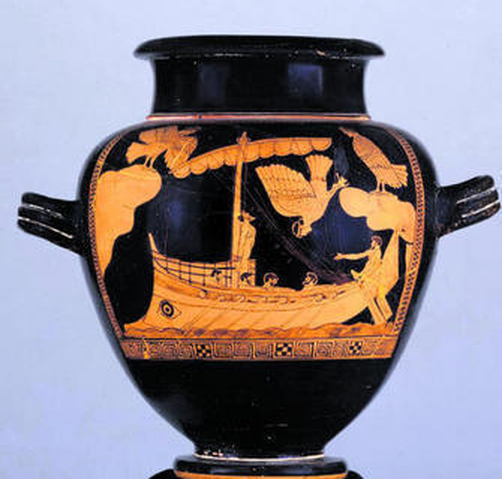 1. 'Odiseo y las sirenas', crátera ática (Stamnos, 480-470 a. C.), conservada en el British Museum de Londres. 2. Retrato de una sirena solitaria y romántica de John William Waterhouse (1891) donde el peine y el espejo sustituyen a los instrumentos musicales. 3. 'Ulises y las sirenas', J. W. Waterhouse (1891).