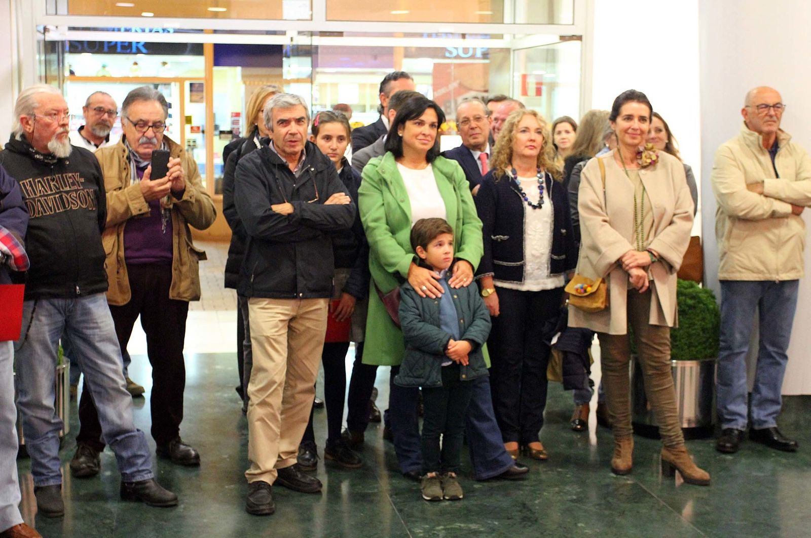 Imágenes de la exposición de Víctor Pulido '(Hilo conductor). 20 años de Clínica Enrile'.