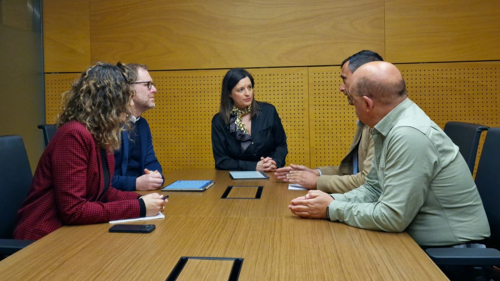 Cavada se reúne con el nuevo comité de empresa de Navantia en San Fernando.