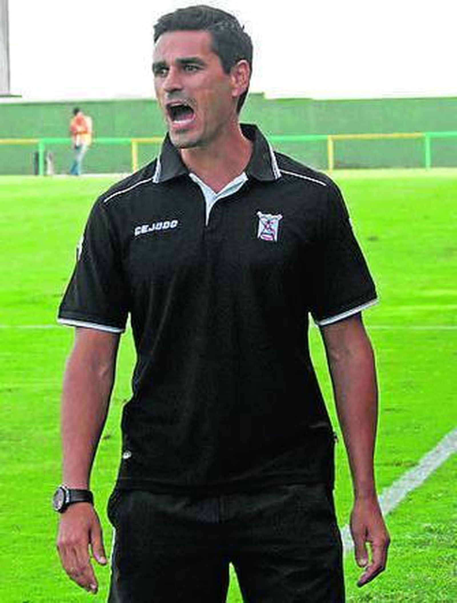 Juanito, entrenador del Sanluqueño.