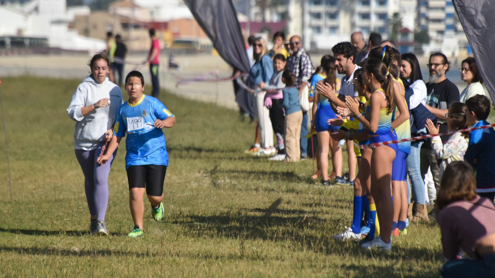 Las fotos del  V cross 'Con el Mar de Fondo' de los Juegos Municipales de atletismo de Algeciras