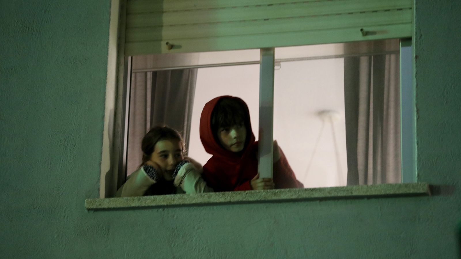 Fotos del Lunes Santo en La Línea: Cristo de la Esperanza y María Santísima de la Concepción (Silencio)