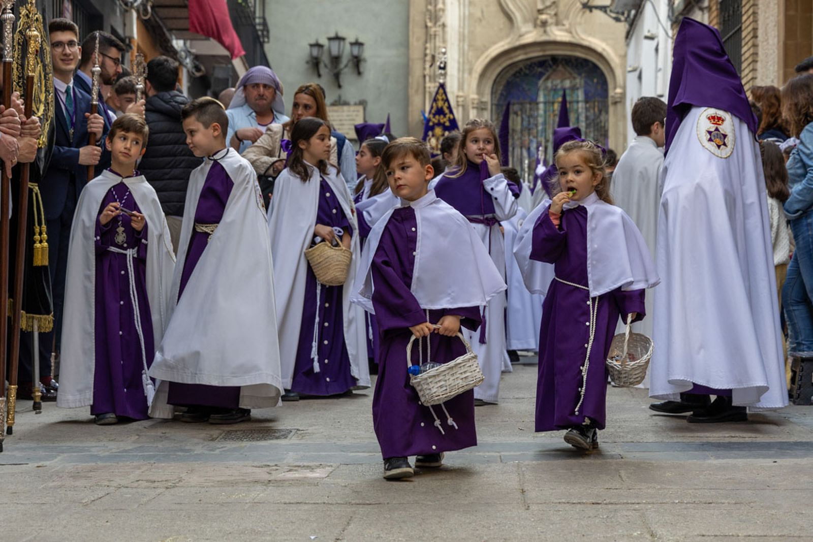 Los jiennenses arropan a las tres cofradías de la tarde en un Domingo de Ramos más caluroso de lo esperado (I)