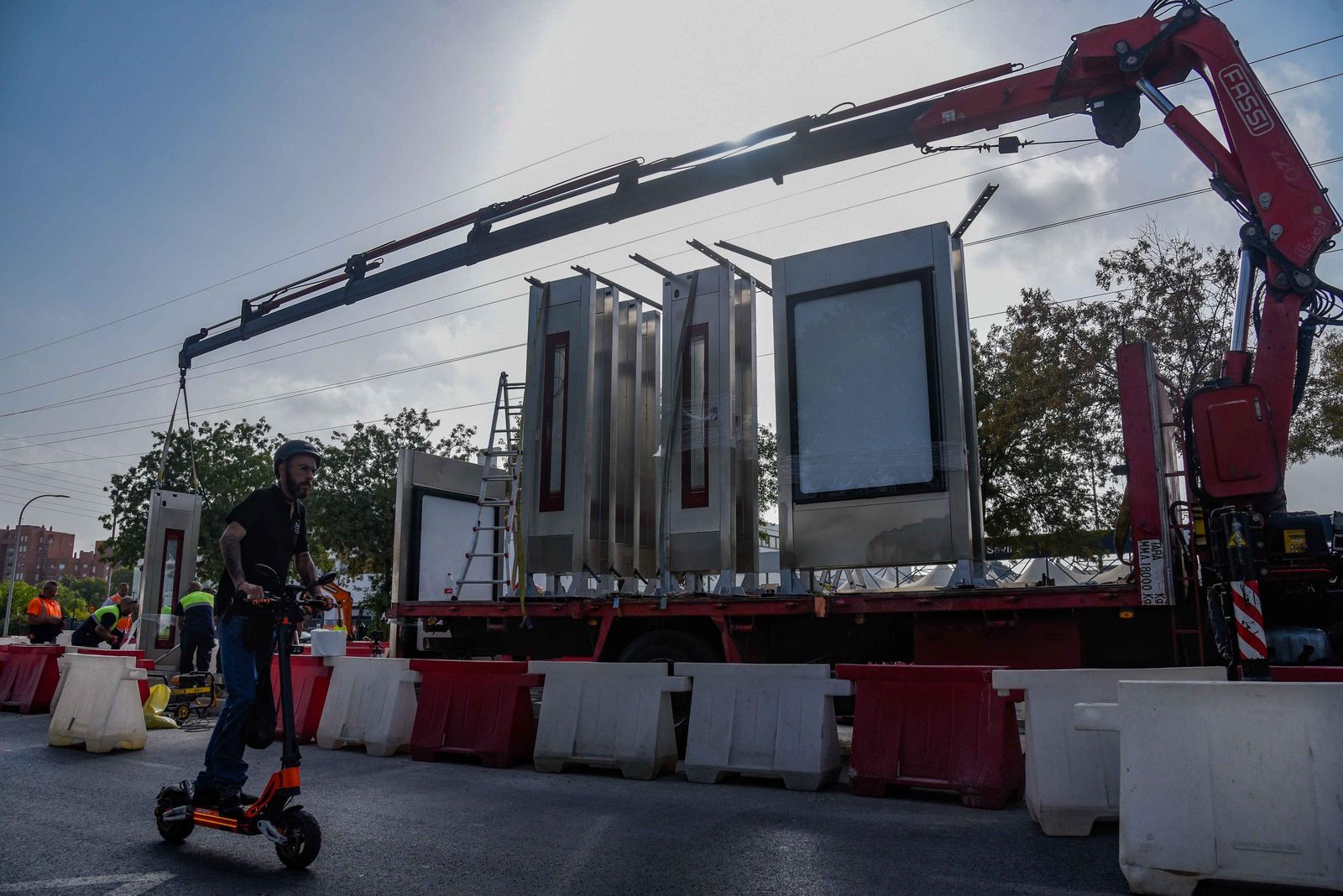 Fotografías de las obras en Sevilla Este por el tranvibús