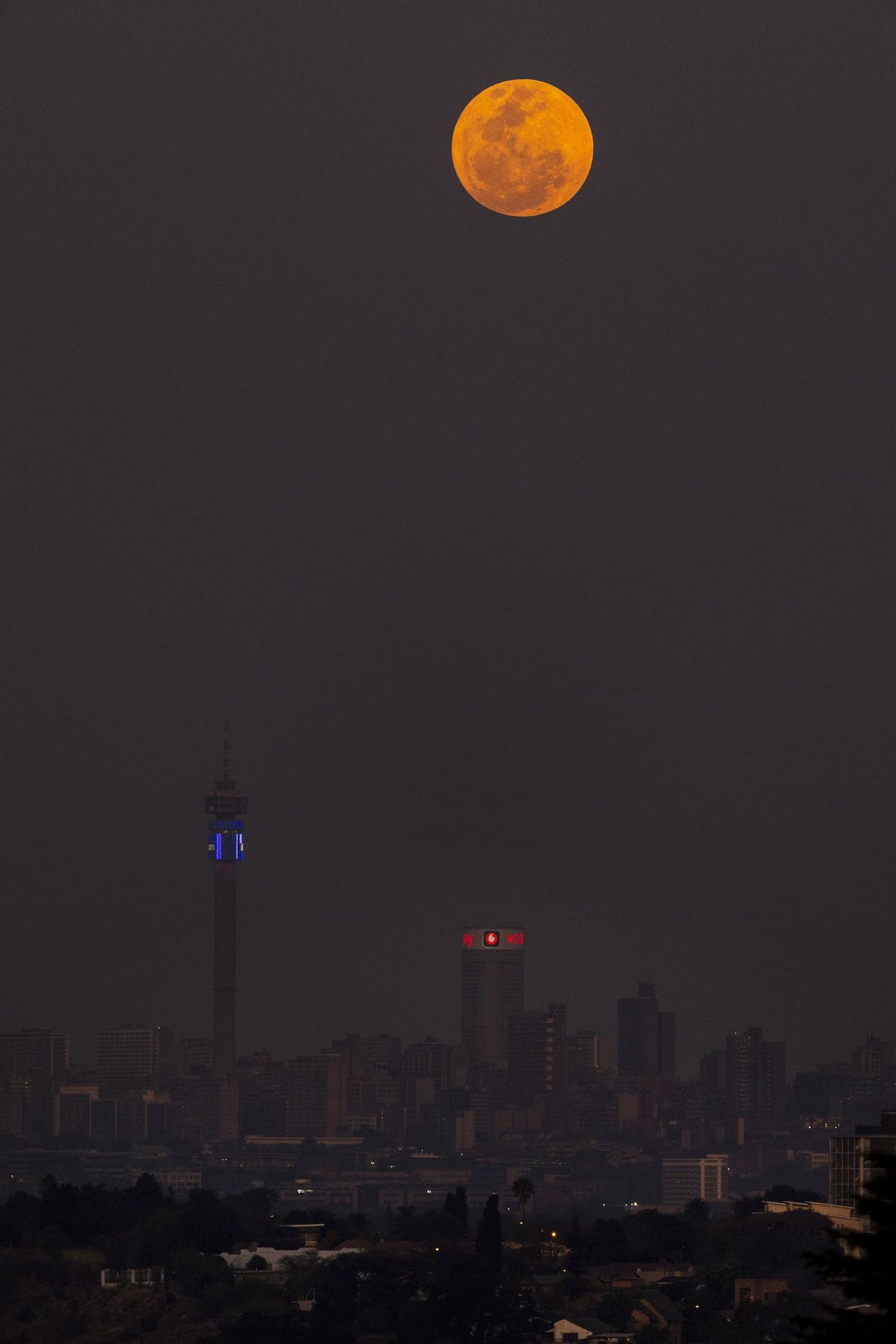 La Superluna azul captada en diferentes partes del planeta: un disfrute visual de la Luna del Esturión