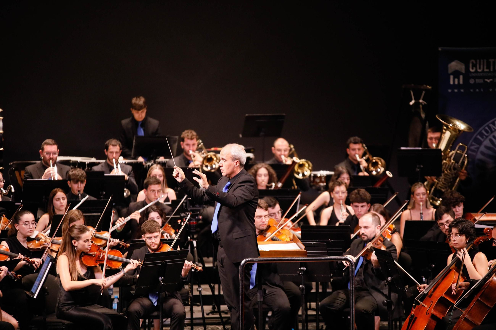 El concierto de la Orquesta de la UAL en el Auditorio Maestro Padilla, en imágenes