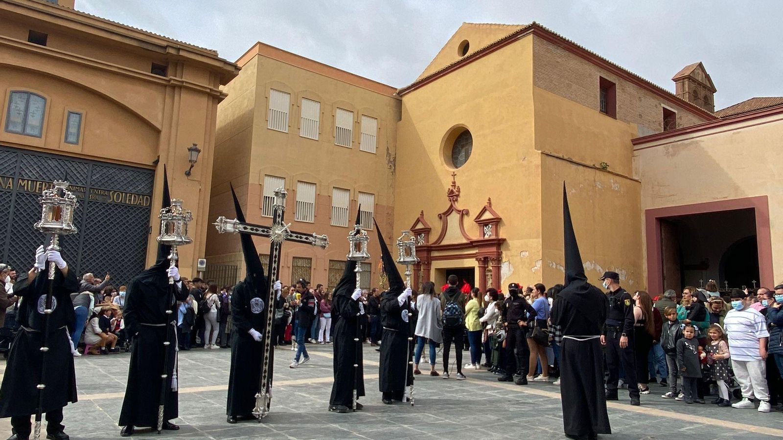 La salida de los Dolores del Puente.