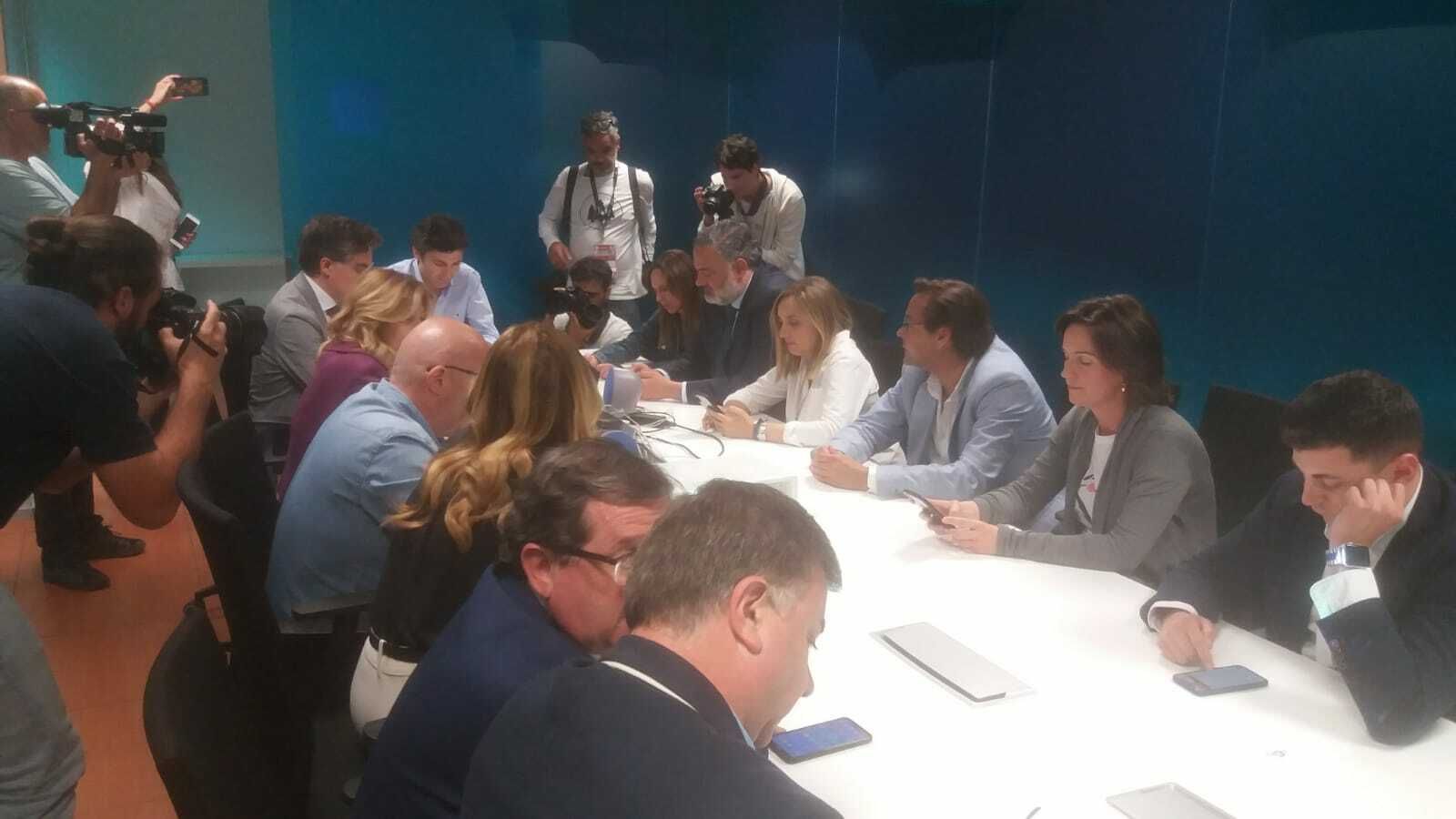 La cúpula del PP de Granada, durante el recuento