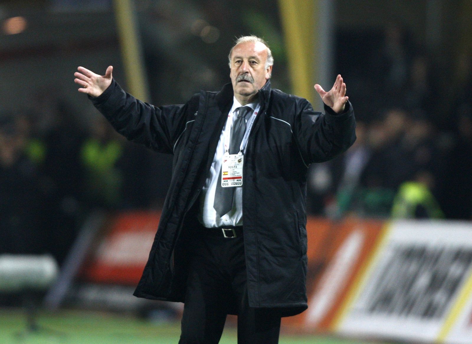 Vicente del Bosque cumple con la norma de entrenador de la misma nacionalidad del club que gana un Mundial