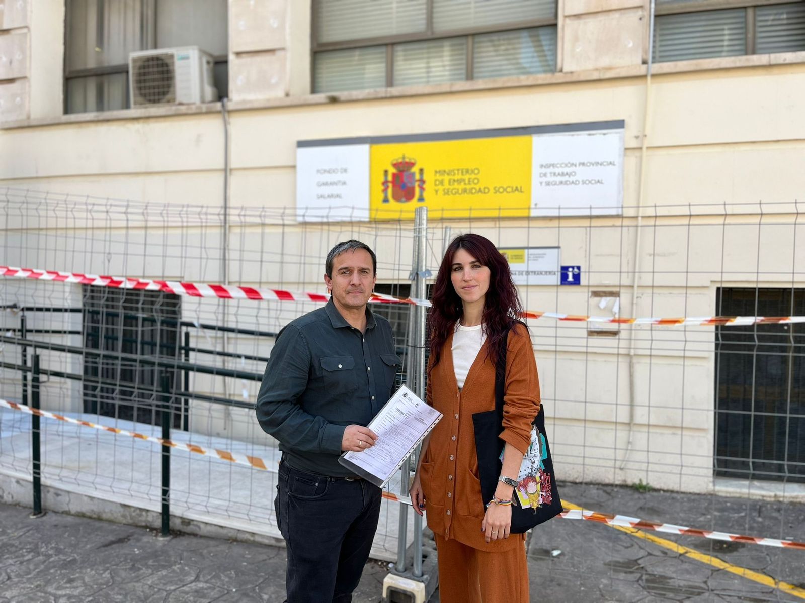 José Antonio Montilla y Nazaret Ramirez, de la Confluencia, tras presentar la denuncia