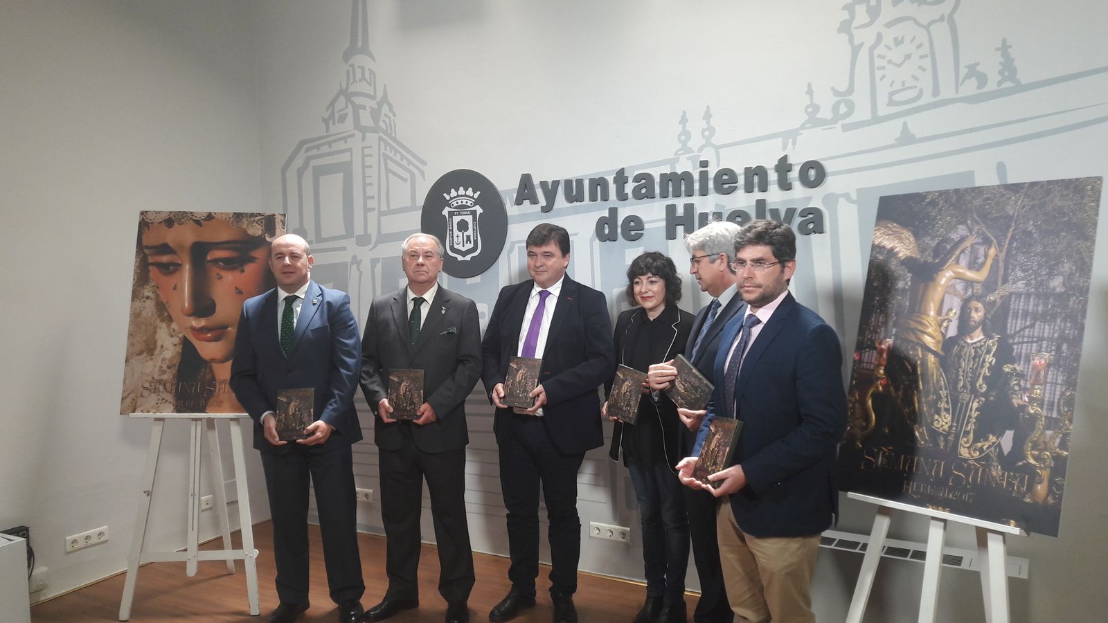 Autoridades y patrocinadores, en la presentación de la guía.