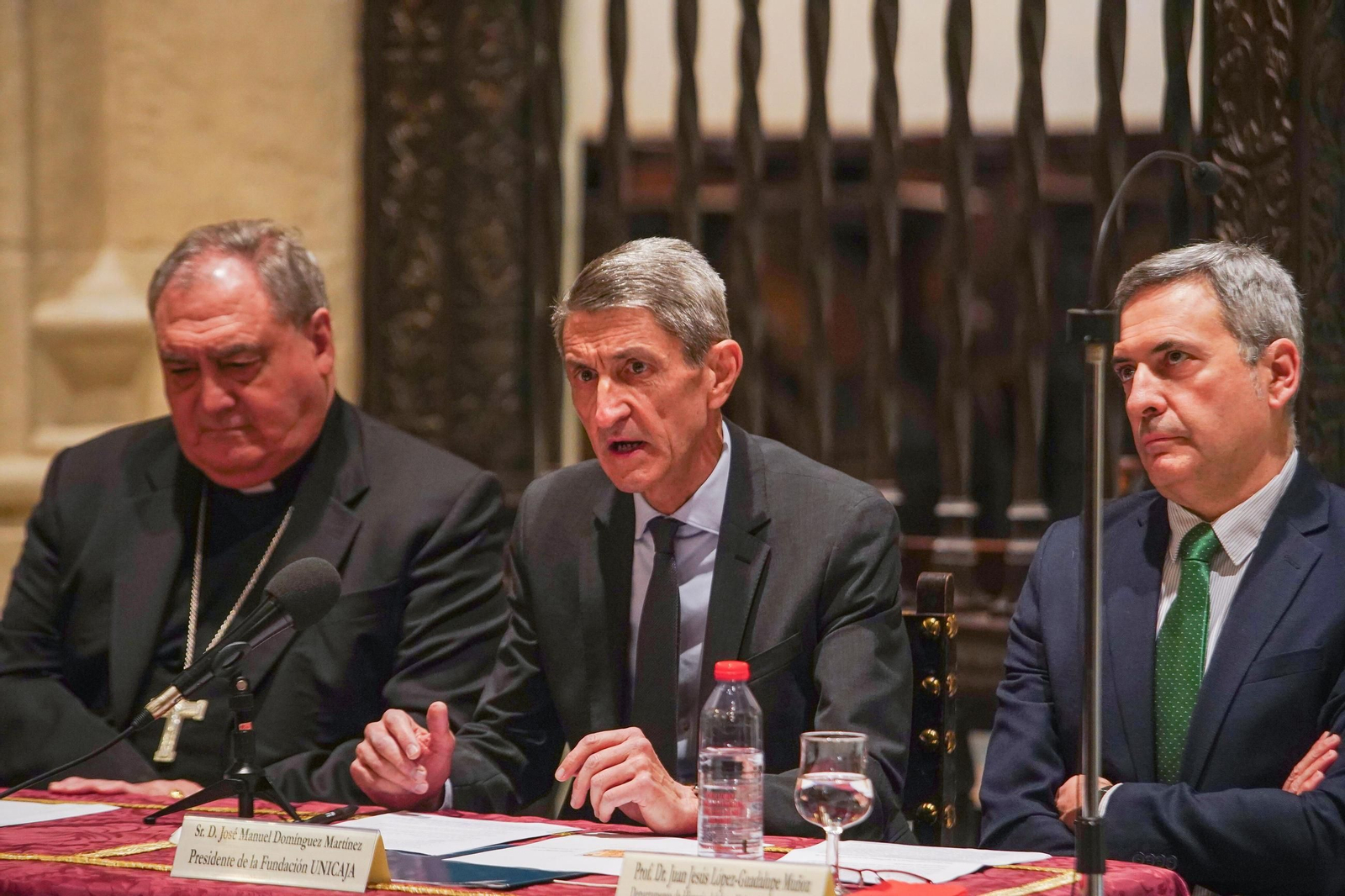 Galería | Así se ha presentado el libro sobre los retablos de la capilla real de Granada