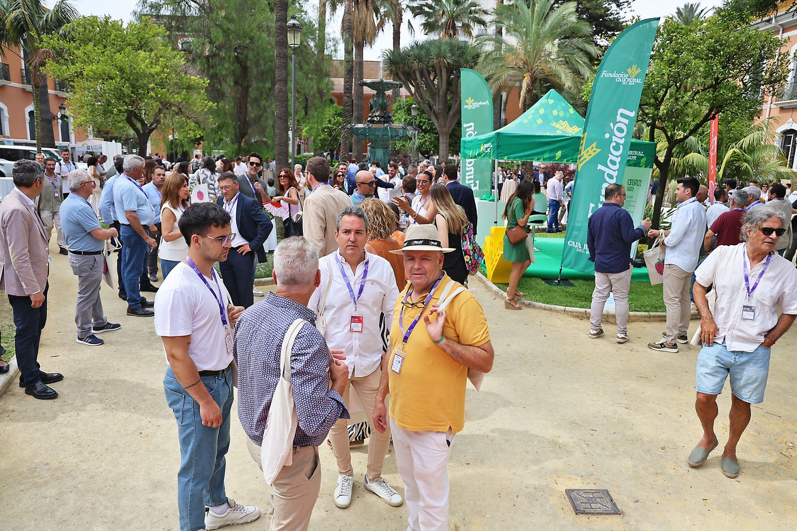 Imágenes del ambiente en el X Congreso de Frutos Rojos de Huelva