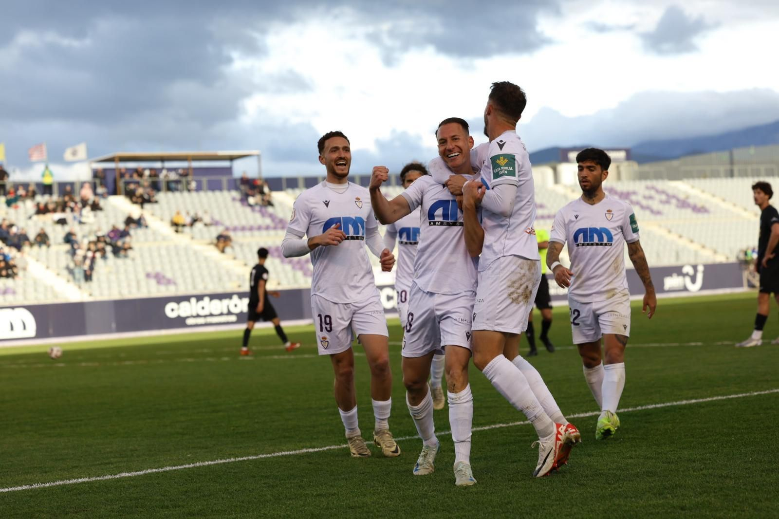 Migue García materializó el tercer tanto lagarto ante el Poli Ejido.