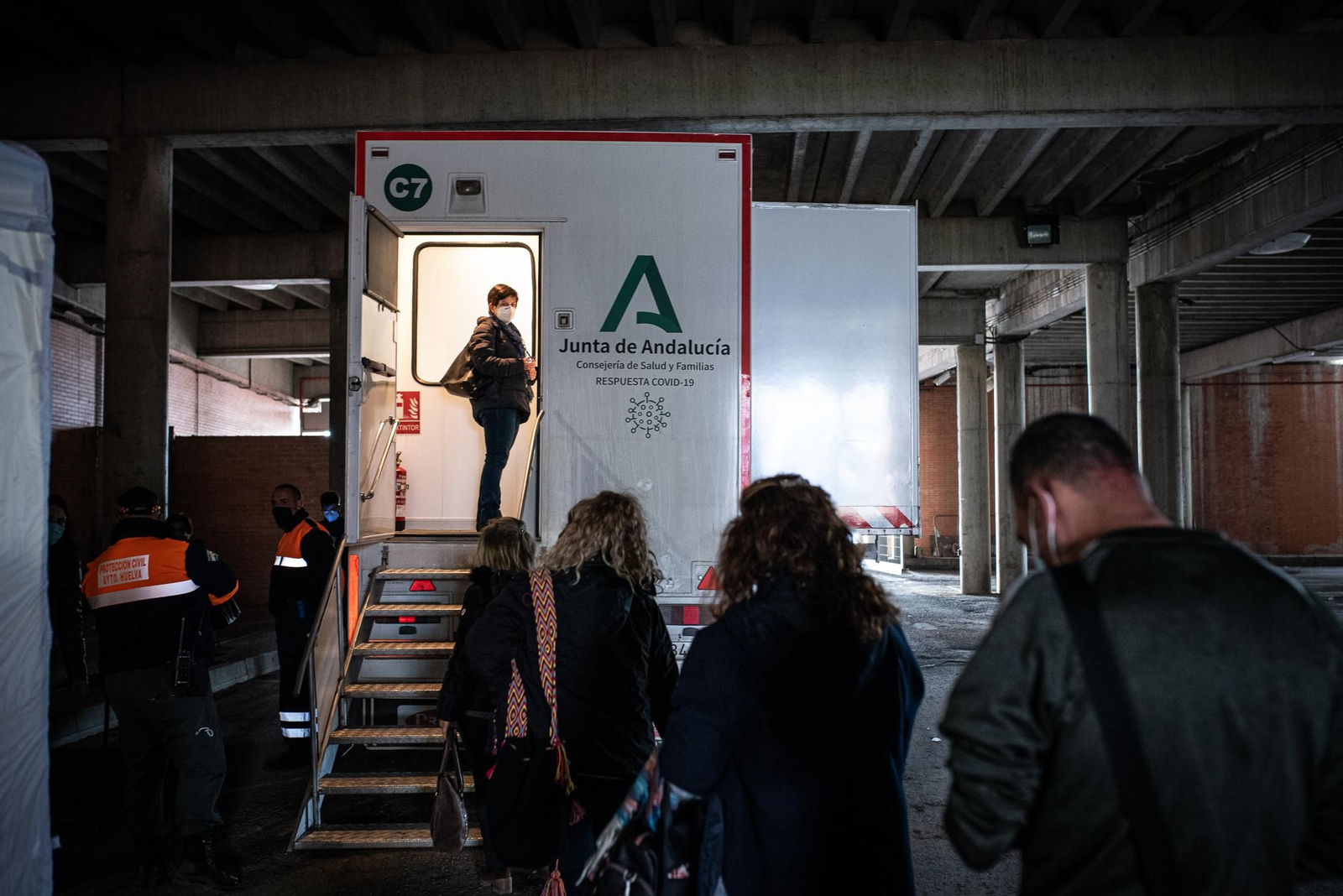 Imágenes de las pruebas Covid-19 al personal docente de Huelva