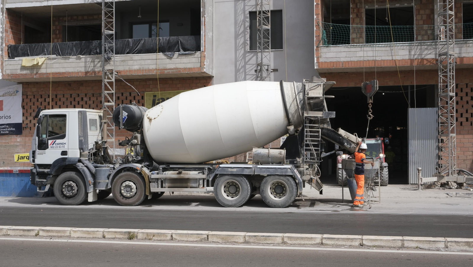 La producción de hormigón se dispara en Almería