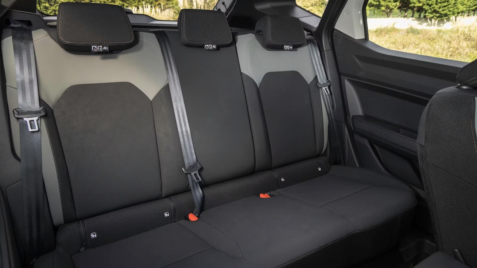 Dacia promete un incremento del espacio longitudinal trasero de tres centímetros.