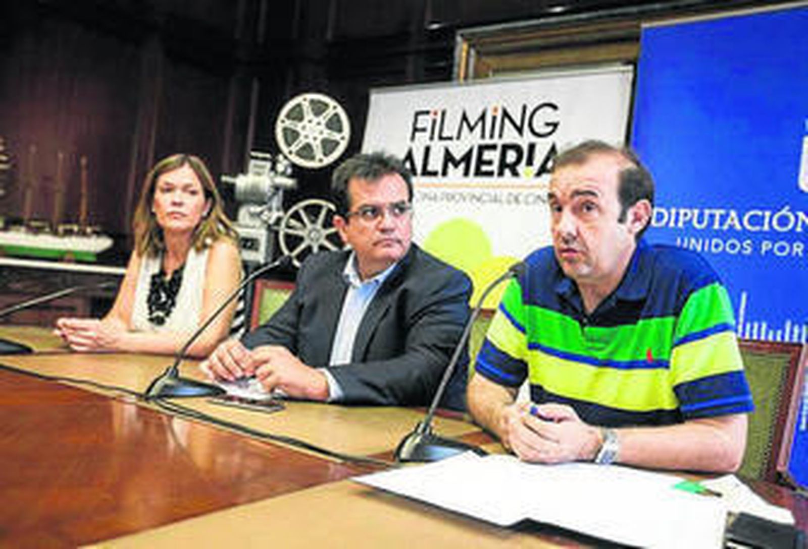 Antonio J. Rodríguez con Ana Martínez Labella y Enrique Iznaola.