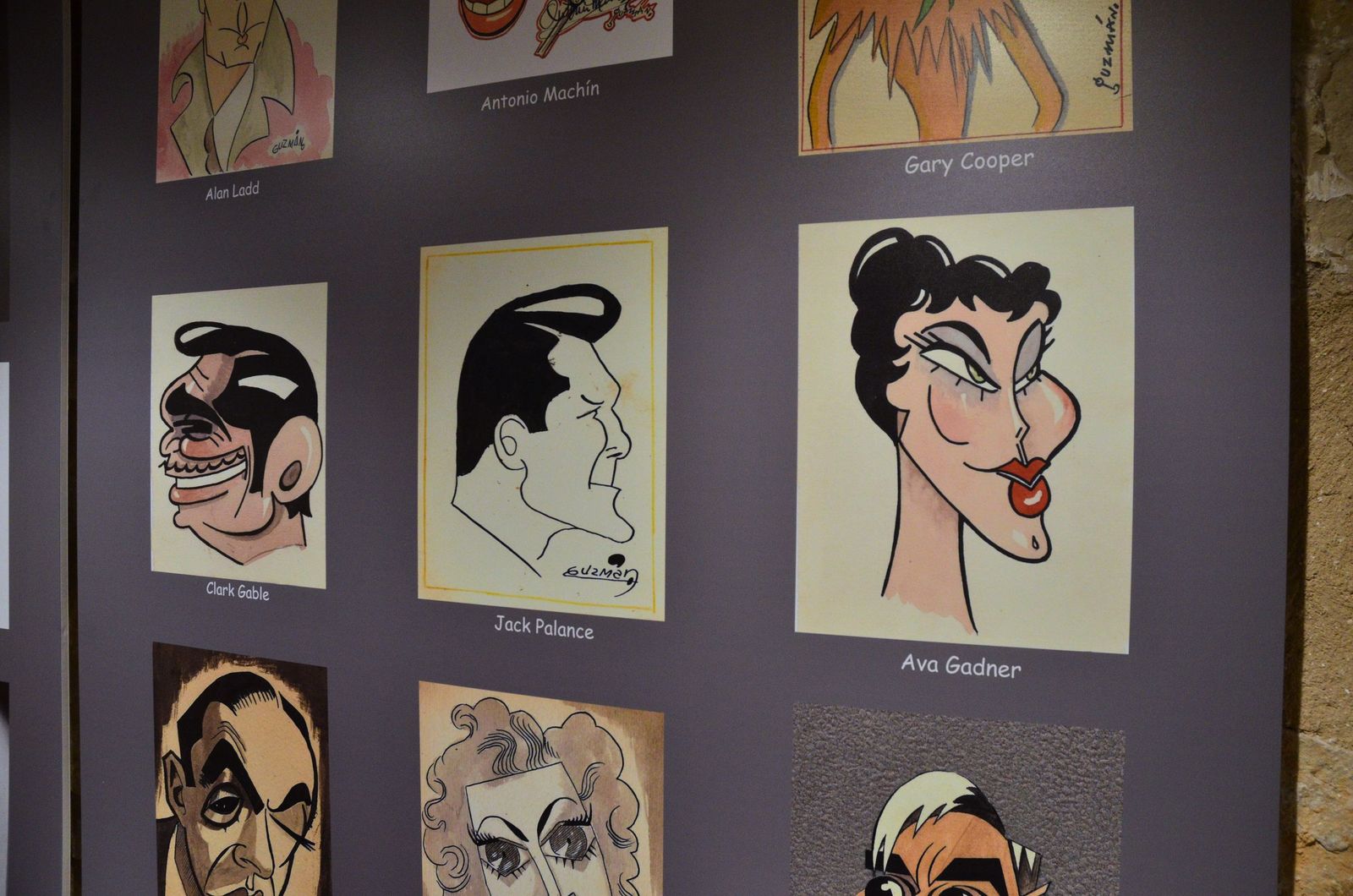 Más de 400 caricaturas para entender el Jaén del siglo XX: la obra de Juan Guzmán, en imágenes