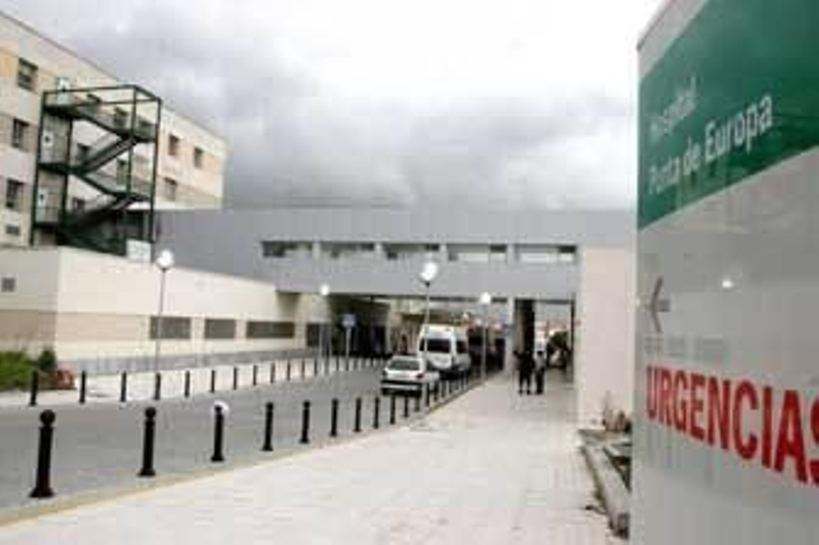 Imagen actual de la entrada a la zona de urgencias del hospital Punta Europa de Algeciras.
