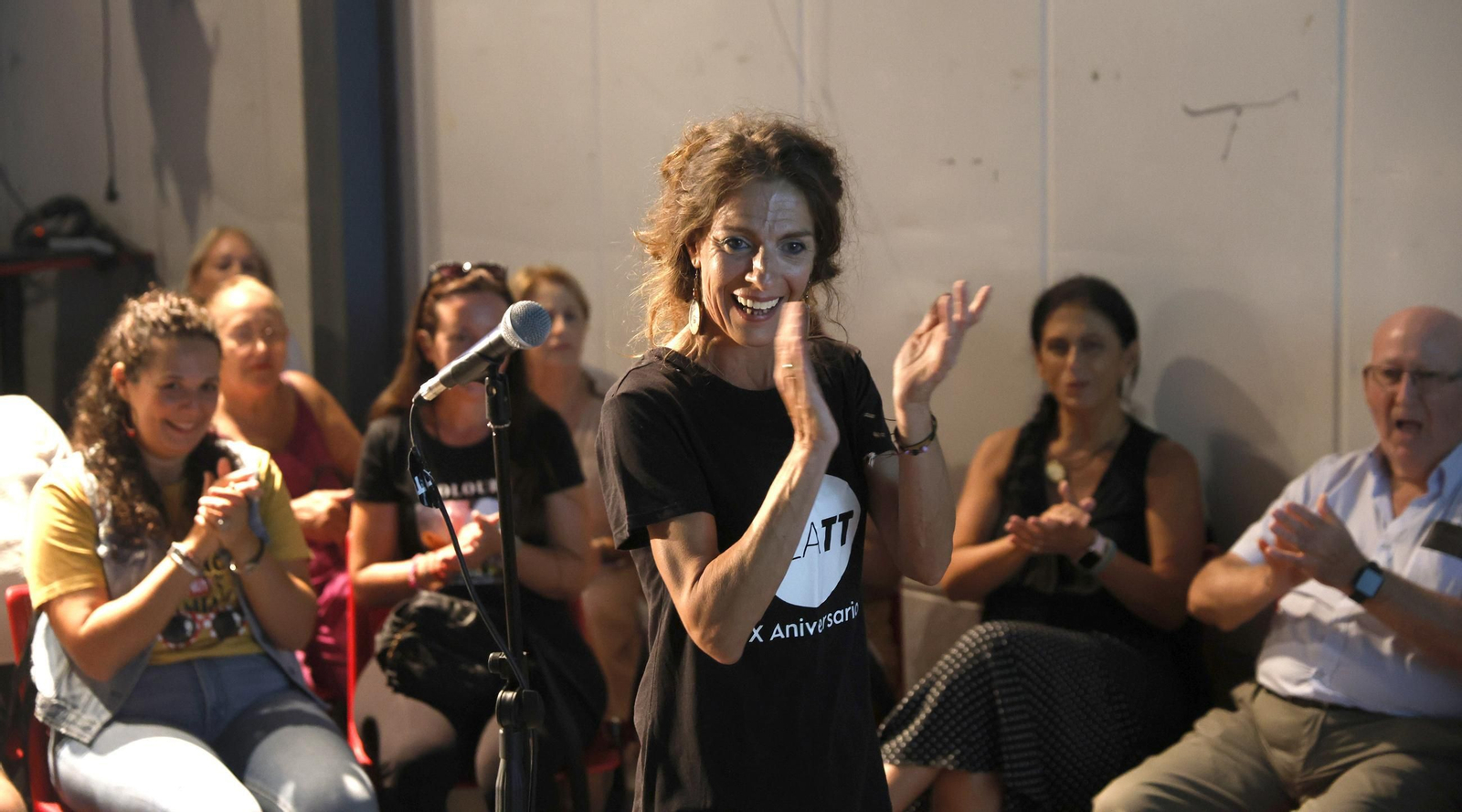 Búscate en la reunión a compás en AlCultura