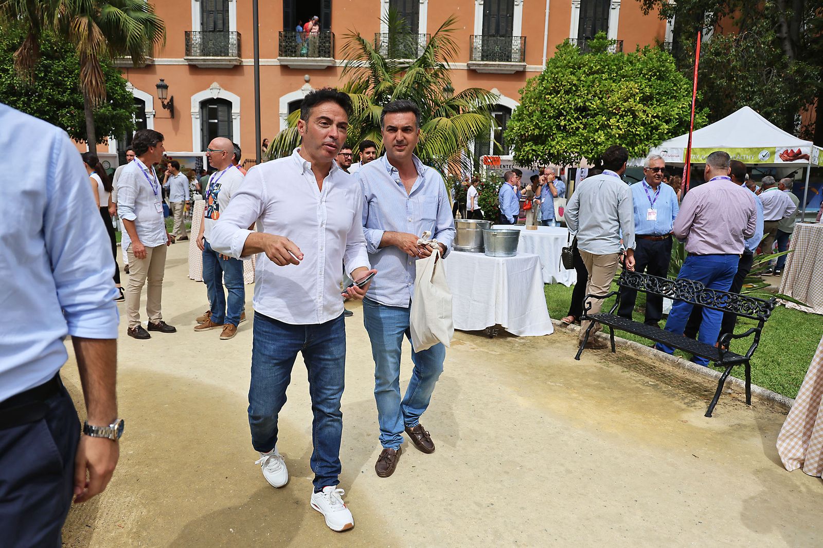 Imágenes del ambiente en el X Congreso de Frutos Rojos de Huelva