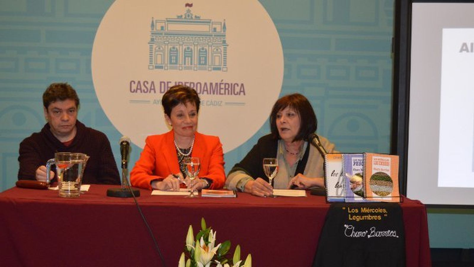 Manolo Ruiz Torres, Charo Barrios y Ángela Gallego, durante la presentación.