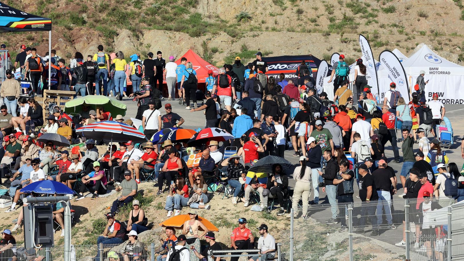 Búscate en el sábado del Gran Premio de España 2025 en el Circuito de Jerez - Ángel Nieto