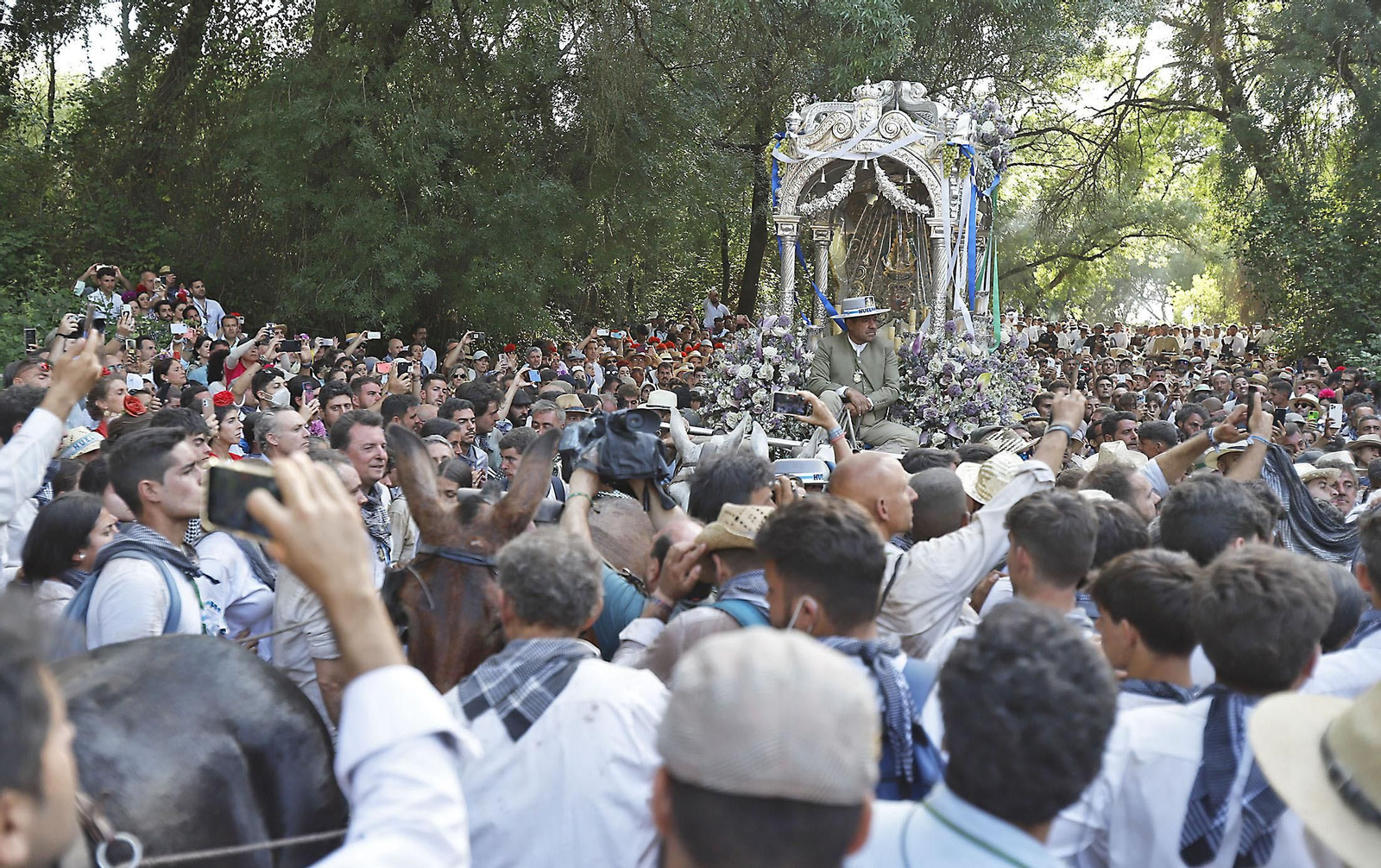 El Rocío 2023: Imágenes del Camino de la Hermandad del Rocío de Huelva