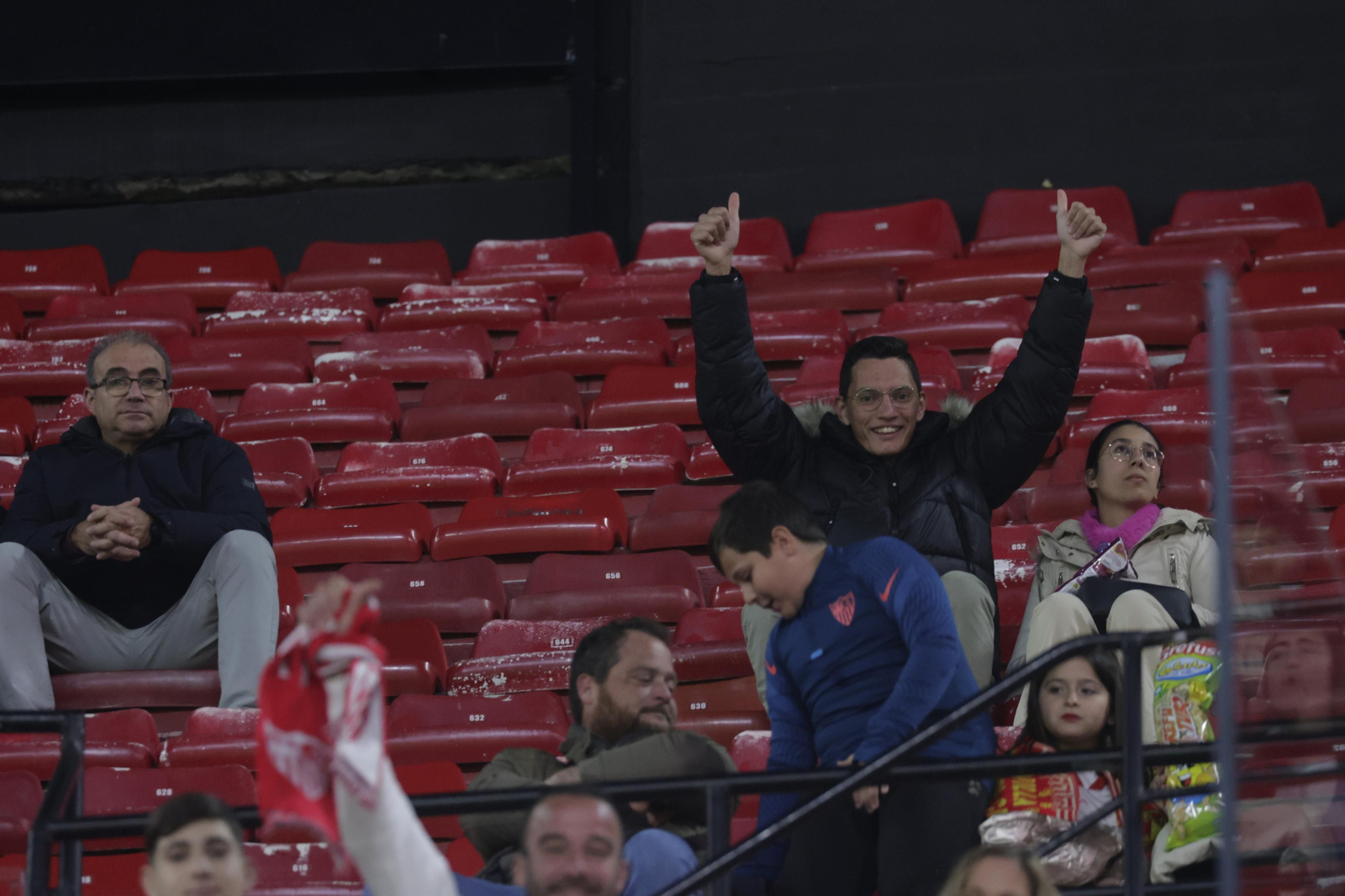 Búscate en las gradas del Sánchez Pizjuán