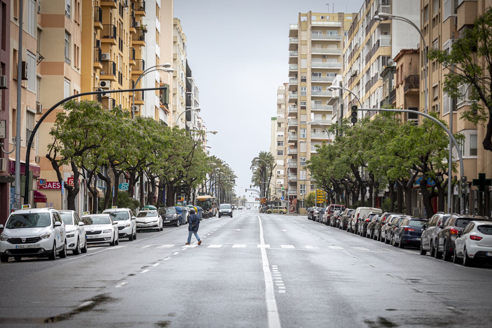 Tranquilidad en la zona del hospital Puerta del Mar