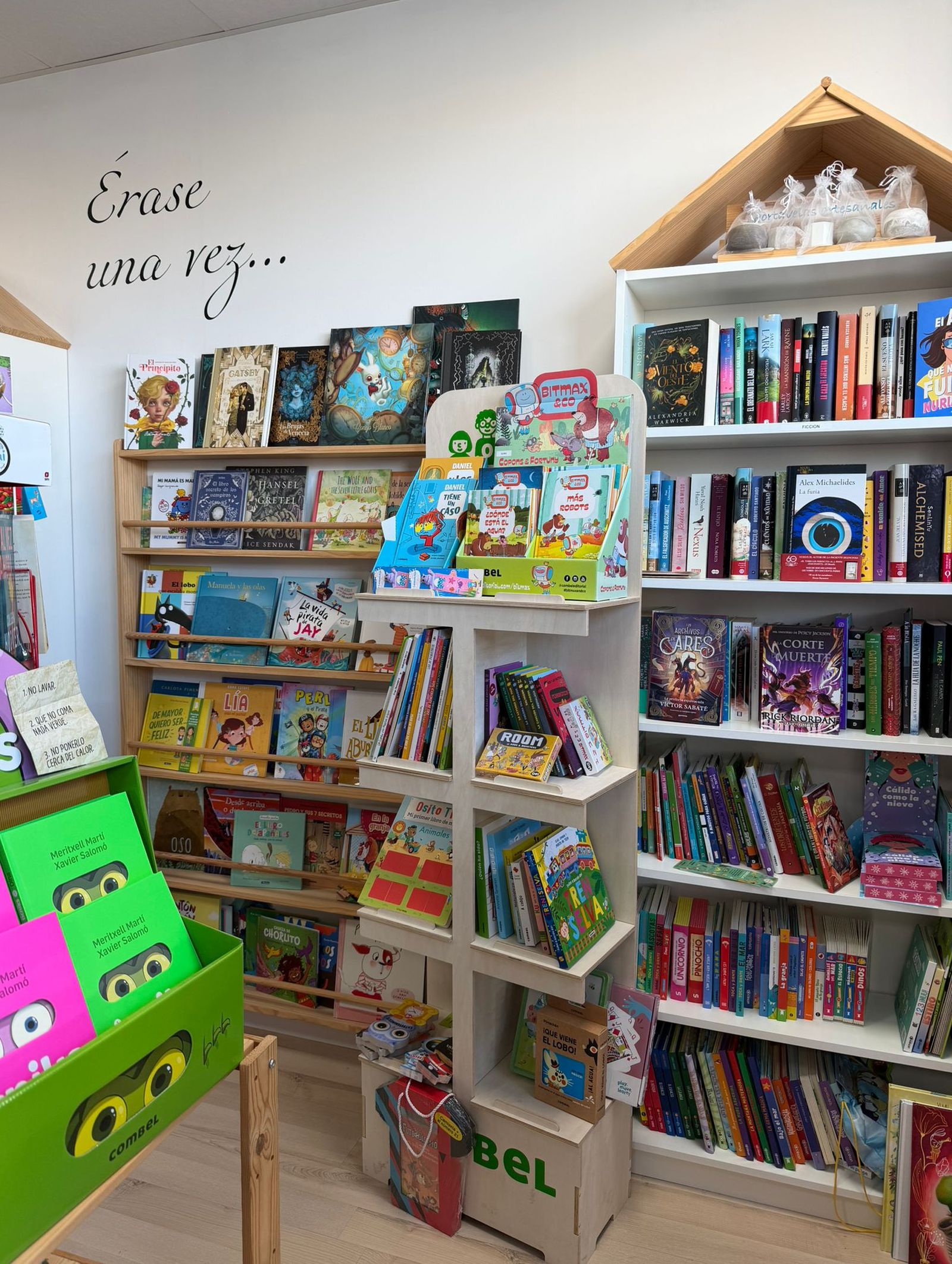 Érase una vez..., en la librería papelería Ikigay del barrio de la Vega de Acá.