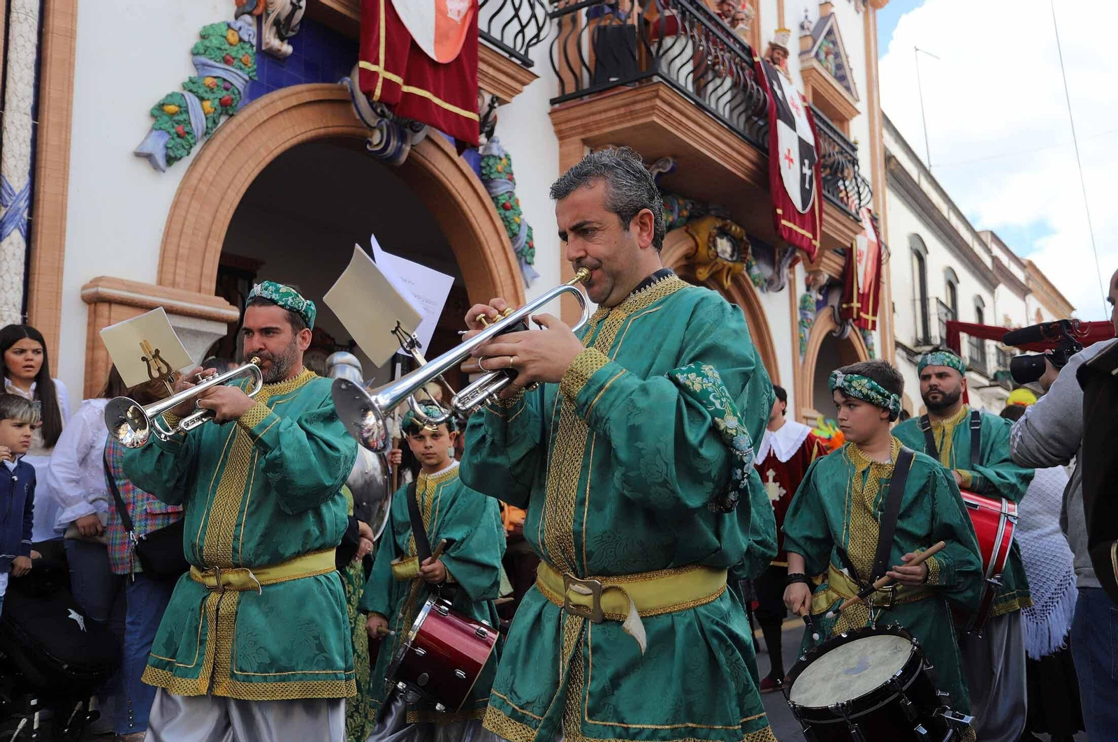 Imágenes del gran ambiente en la Feria Medieval de Palos de la Frontera, Huelva