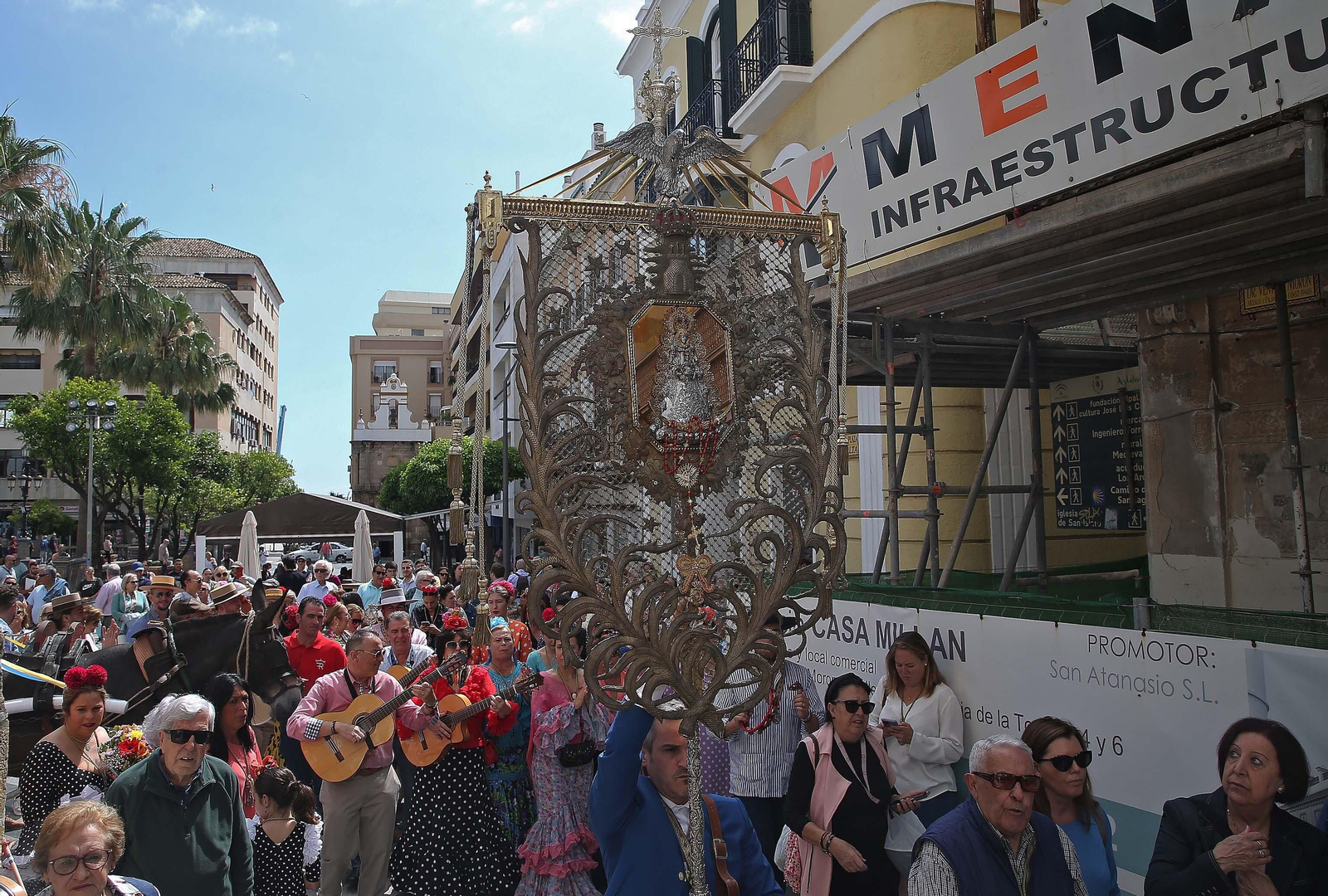El comienzo de la peregrinación de la Hermandad del Rocío de Algeciras, en imágenes
