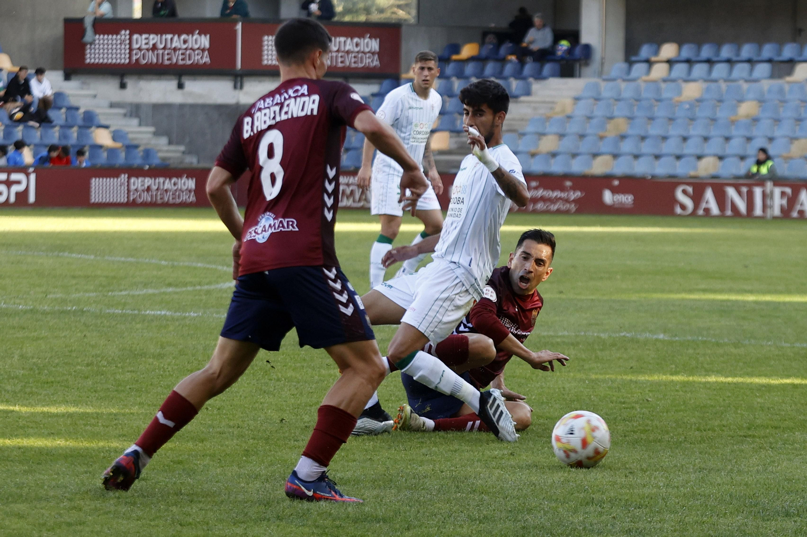 La derrota del Córdoba CF en Pontevedra, en imágenes
