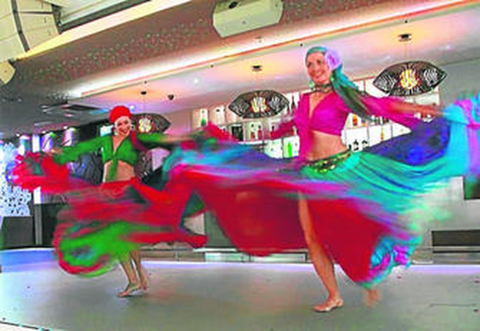 Irene Manzano y Nikki Simone durante su brillante espectáculo en Cibeles.