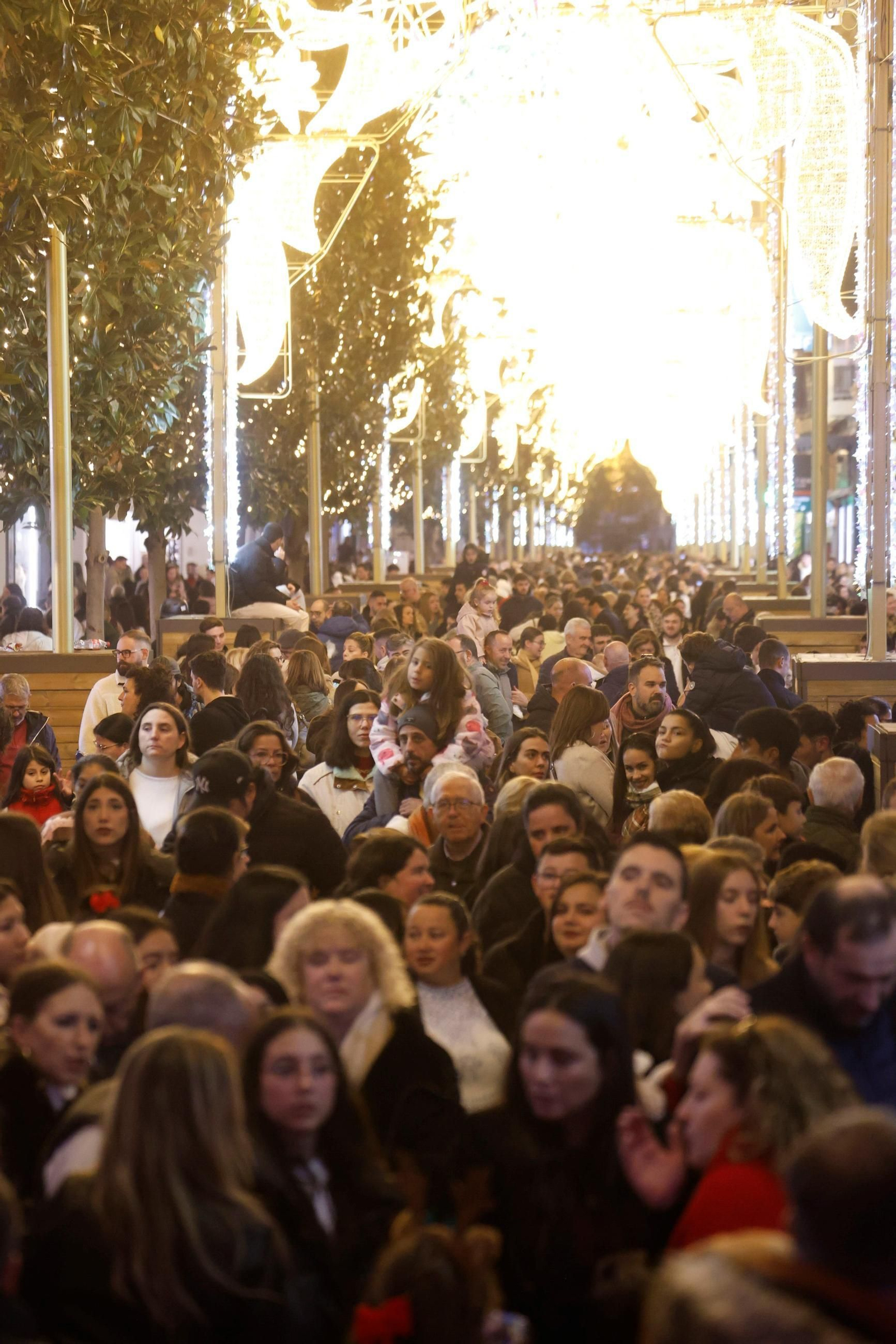 Así ha sido el espectácular encendido de las luces de Navidad de Córdoba