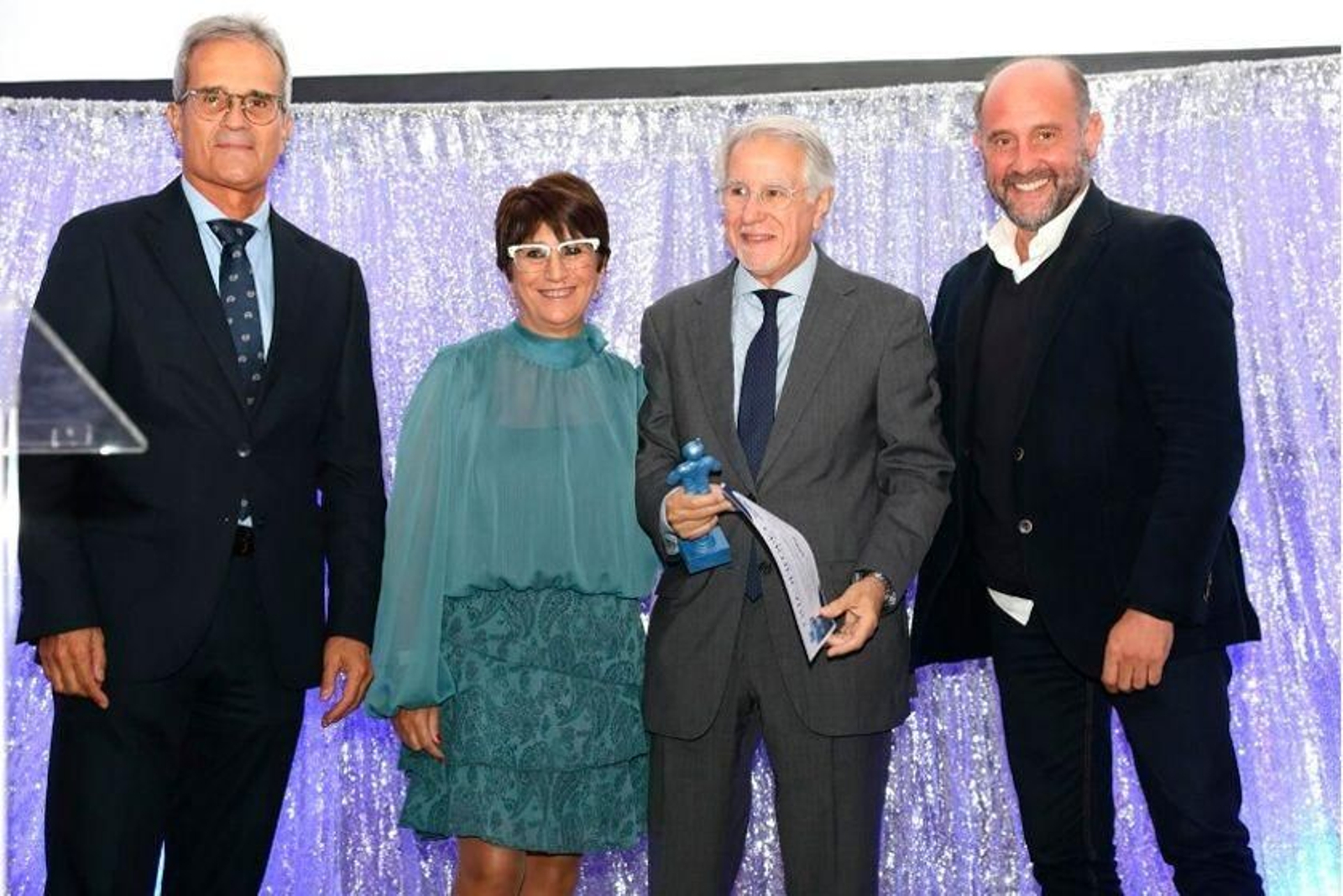 El catedrático durante el acto de su distinción.