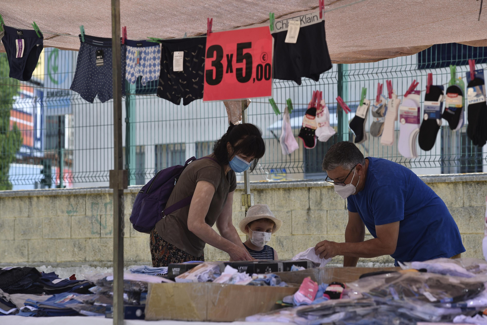 Reabre el mercadillo después del confinamiento
