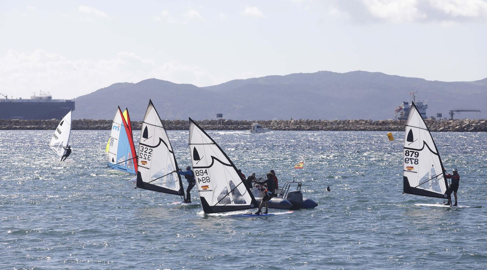 Las fotos de la primera jornada de la Copa de Andalucía de la clase windsurfer en La Línea