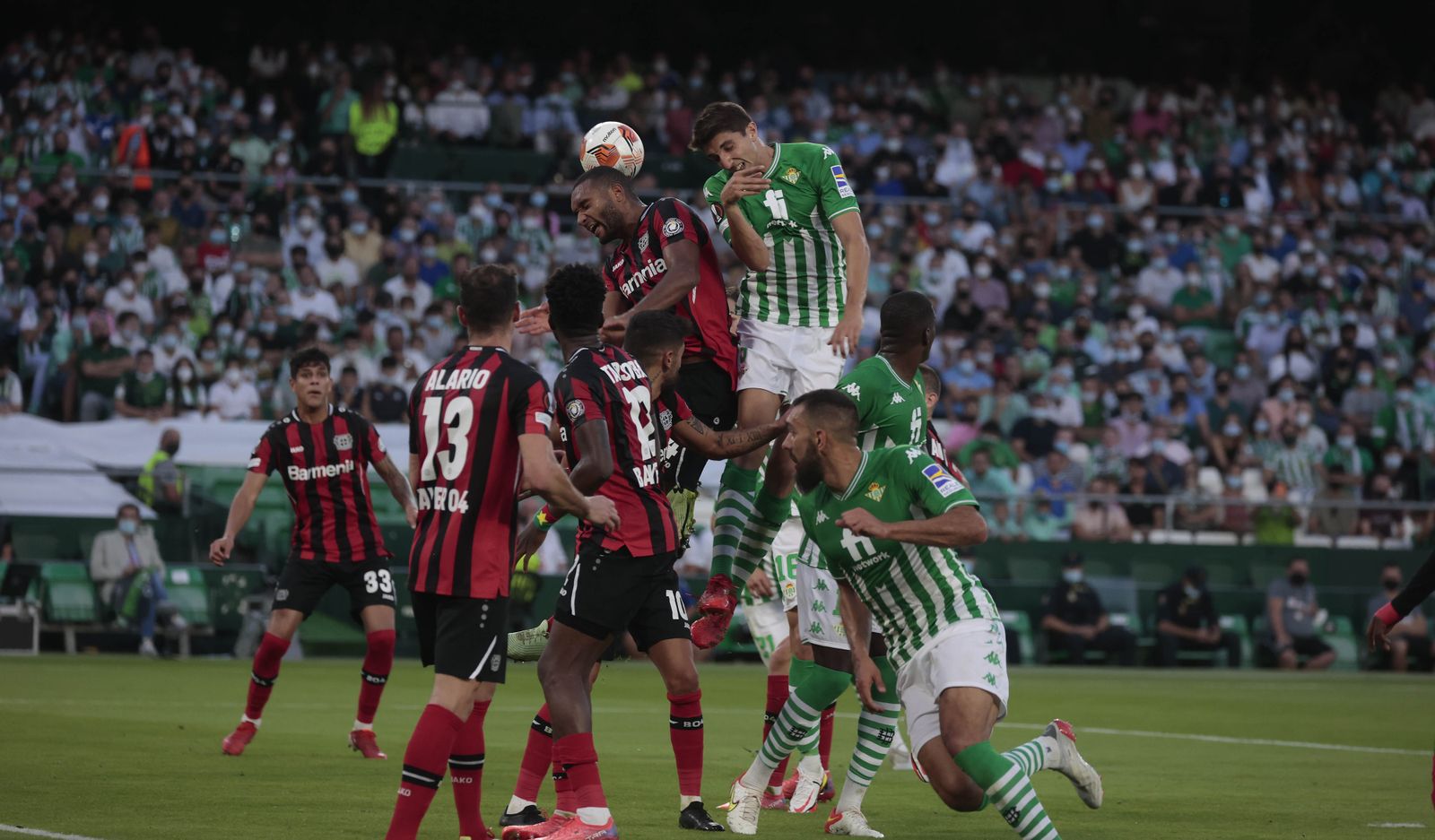 Las imágenes del Betis contra el Bayern Leverkusen
