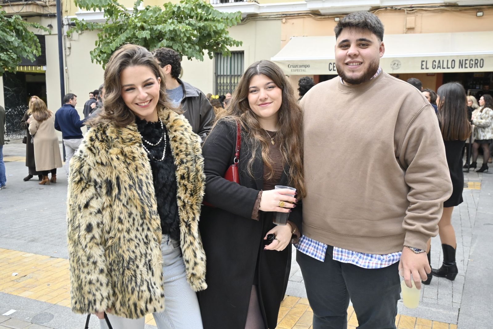 Búscate en las mejores fotografías del tardeo de este 31 de diciembre en Huelva